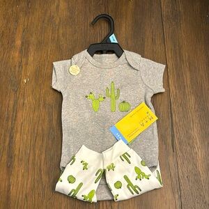 NWT Monica + Andy 3-6M Cactus onesie and pant set